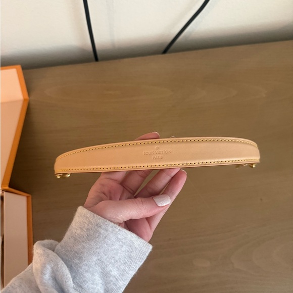 Louis Vuitton Saumur BB - Picture 7 of 16